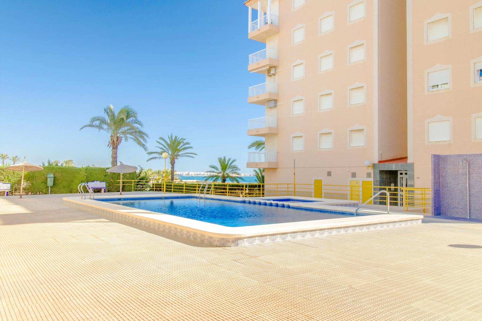 Апартаменти Pleamar Punta Prima Торрев'єха Екстер'єр фото